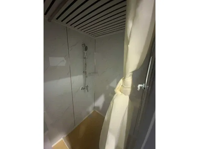 Sanitair- douche unit. - afbeelding 11 van  14