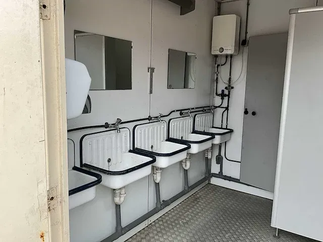 Sanitair container - afbeelding 9 van  11