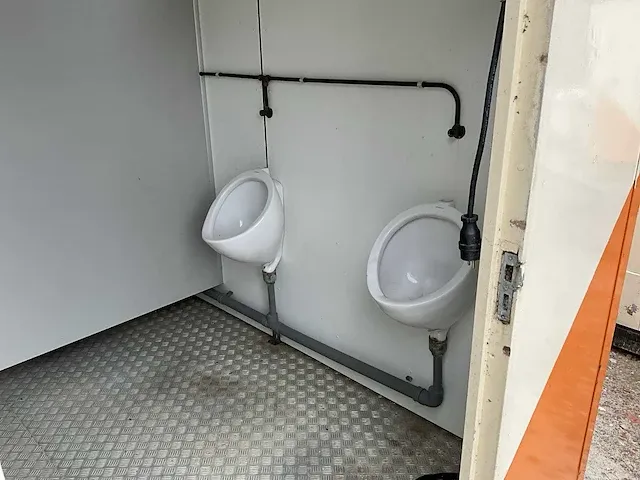 Sanitair container - afbeelding 10 van  11