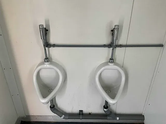 Sanitair container - afbeelding 12 van  13