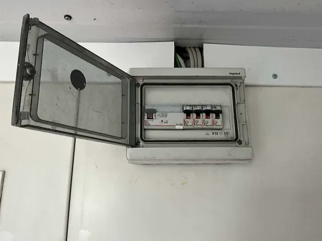 Sanitair container - afbeelding 13 van  13