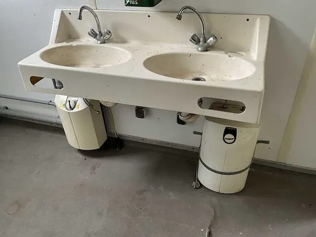 Sanitair container - afbeelding 3 van  16