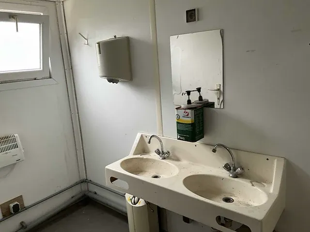 Sanitair container - afbeelding 4 van  16
