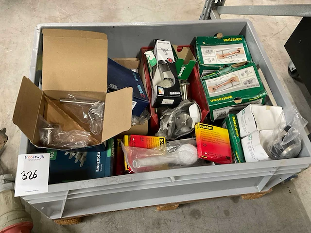 Sanitair, deurbeslag, bevestigingsmaterialen - afbeelding 1 van  4