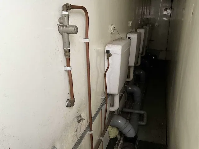 Sanitair unit toiletten - afbeelding 19 van  29