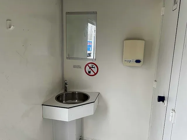 Sanitair unit toiletten - afbeelding 27 van  29