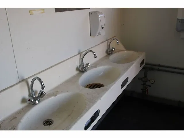 Sanitair unit - afbeelding 2 van  17