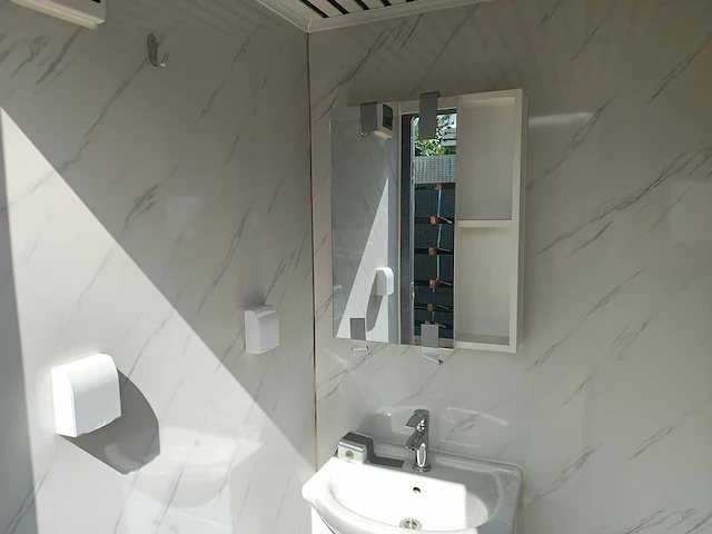 Sanitair/douche unit - afbeelding 19 van  20