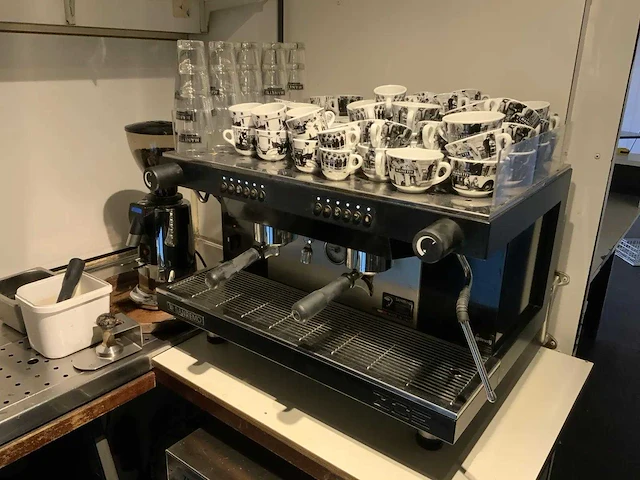 Sanremo - zoe - 2-groeps espressomachine - afbeelding 1 van  10