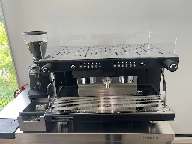 Sanremo zoe compact 2gr (compacte 2-groeps espressomachine) 610.3 - afbeelding 1 van  23
