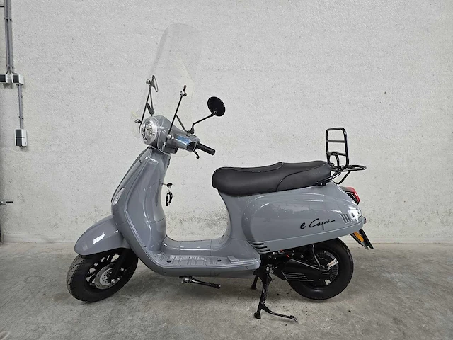 Santini - bromscooter - e-capri - 45km uitvoering fkb27h - afbeelding 1 van  8
