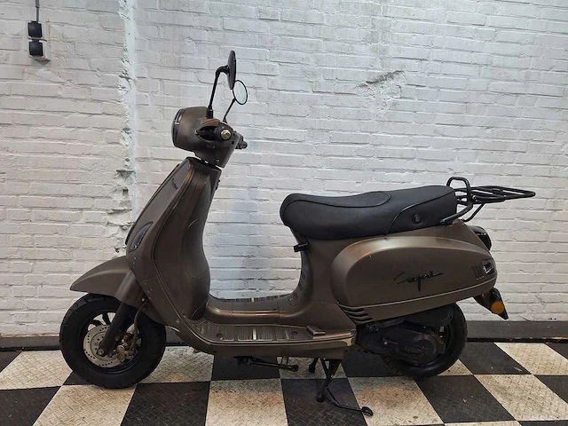 Santini capri 45 km bromscooter 4takt - afbeelding 1 van  7