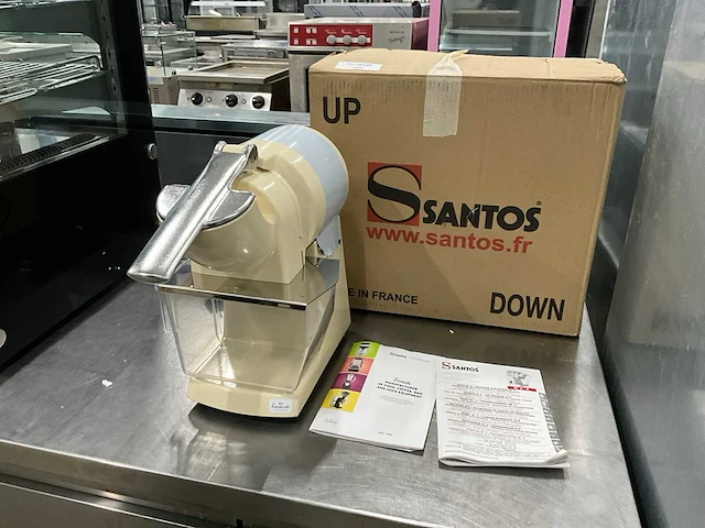 Santos 02 kaasrasp machine - afbeelding 1 van  9