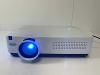 Sanyo (plc-xu301a) 3000 lumen xga projector (1668 hrs - lamp hours) - afbeelding 1 van  8
