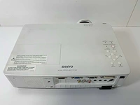 Sanyo (plc-xu301a) 3000 lumen xga projector (1668 hrs - lamp hours) - afbeelding 6 van  8
