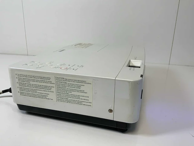 Sanyo (plc-xu350) xga conference room projector (840 hrs - lamp hours) - afbeelding 3 van  8