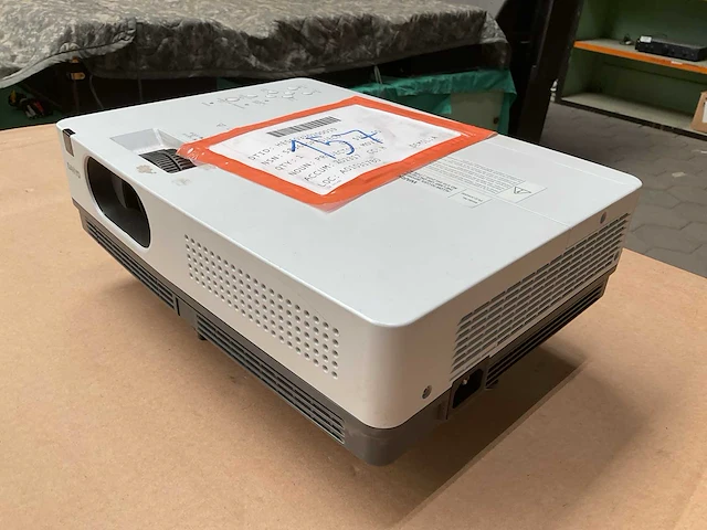 Sanyo plc-xw200 projector - afbeelding 1 van  5