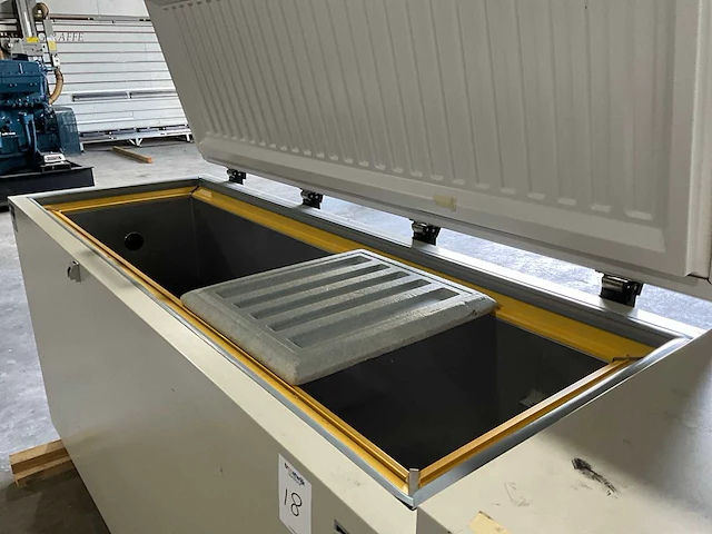 Sanyo ultra low mdf-794 laboratorium vriezer - afbeelding 13 van  14