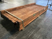 Sapeli mahonie balken 80x80 mm (24x) - afbeelding 3 van  5