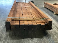 Sapeli mahonie balken 80x80 mm (24x) - afbeelding 4 van  5