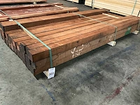 Sapeli mahonie balken 80x80 mm (27x) - afbeelding 1 van  5