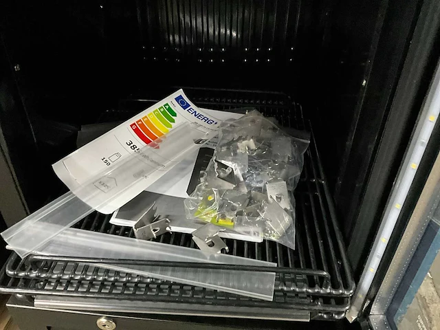 Saro dk 134 pro round smalle glasdeur koelkast - afbeelding 3 van  5