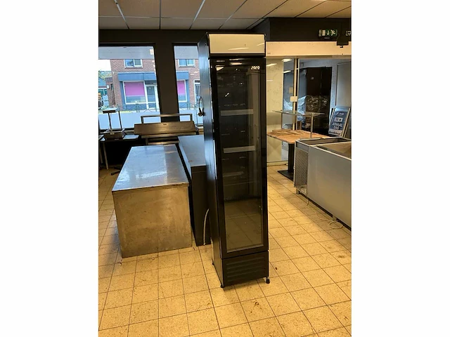 Saro dk 134 smalle glasdeurkoelkast - afbeelding 2 van  8