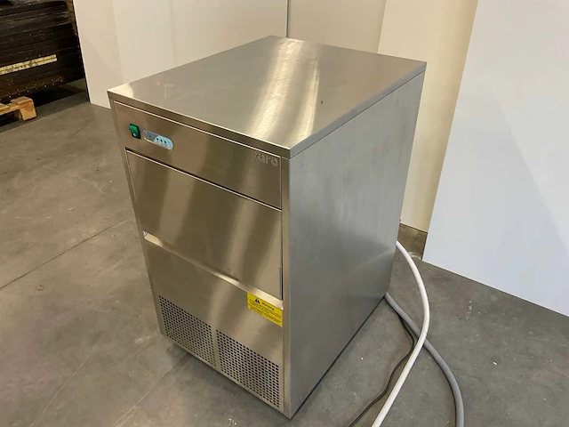 Saro eb40 ijsblokjesmachine - afbeelding 3 van  4