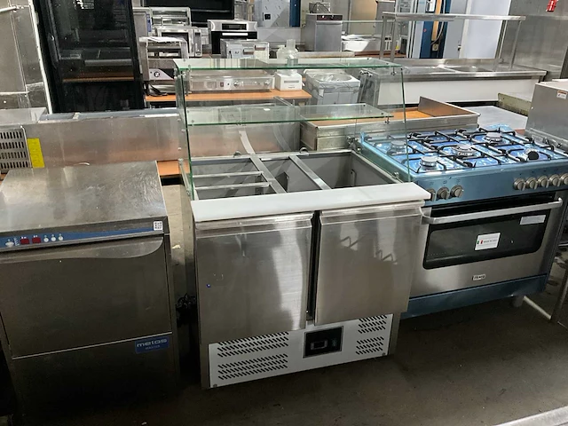 Saro es900 c saladette met glasopbouw - afbeelding 1 van  10
