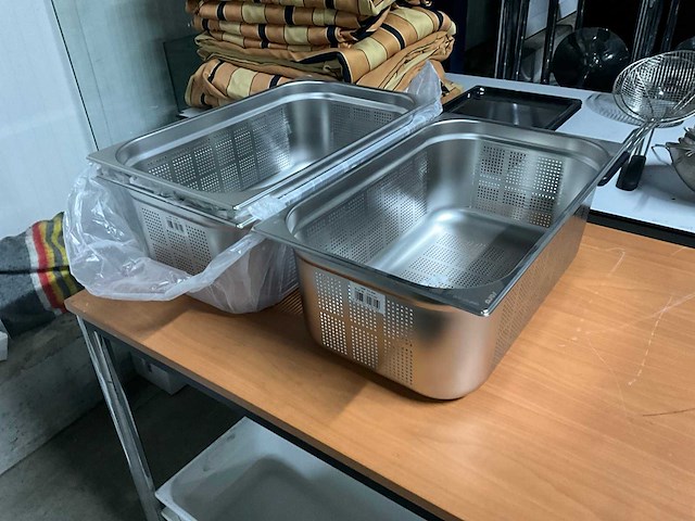 Saro geperforeerde 1/1 gn bakken (3x) - afbeelding 1 van  5