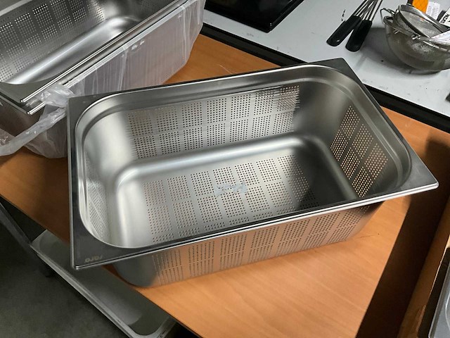 Saro geperforeerde 1/1 gn bakken (3x) - afbeelding 4 van  5