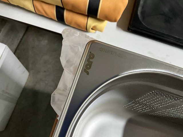 Saro geperforeerde 1/1 gn bakken (3x) - afbeelding 5 van  5