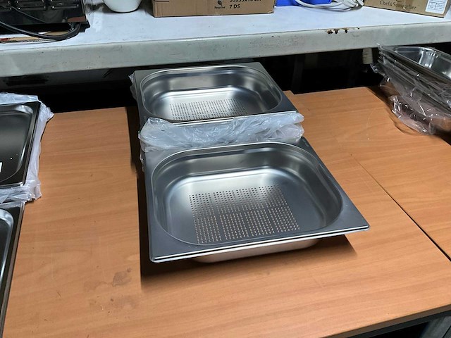 Saro geperforeerde 1/2 gn bakken (7x) - afbeelding 1 van  5