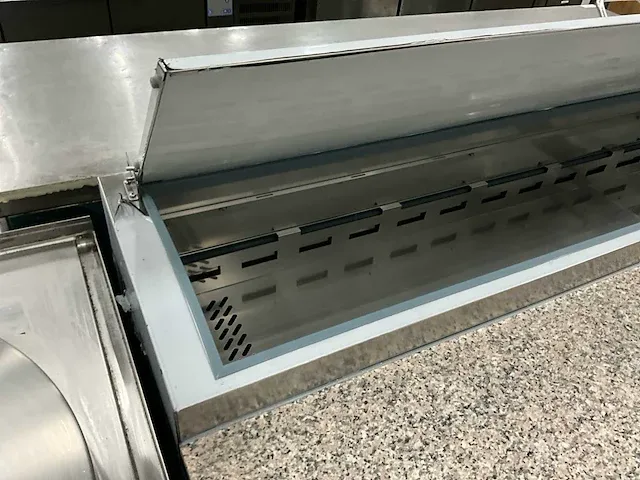 Saro sh2000 koelwerkbank met ingebouwde saladiere - afbeelding 6 van  10