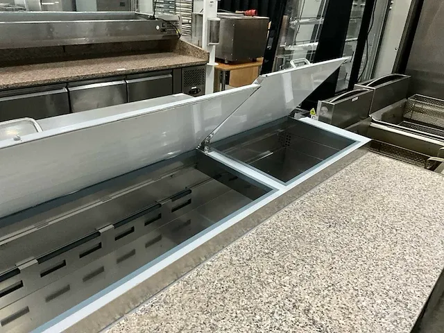 Saro sh2000 koelwerkbank met ingebouwde saladiere - afbeelding 7 van  10