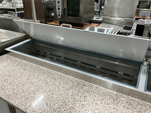 Saro sh2000 pizzawerkbank met ingebouwde saladiere - afbeelding 6 van  10