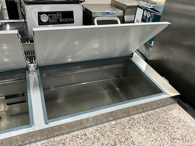 Saro sh2000 pizzawerkbank met ingebouwde saladiere - afbeelding 7 van  10