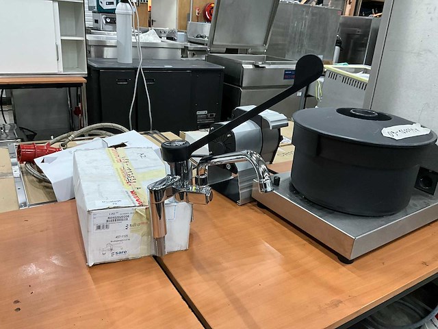 Saro tess mengkraan - afbeelding 1 van  4