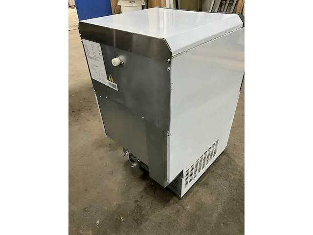 Saro zbf-40 ijsblokjes machine - afbeelding 9 van  10