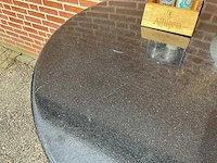 Satelliet - marmeren statafel - afbeelding 4 van  5