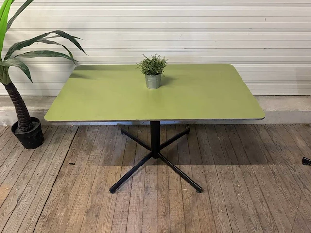 Satelliet - restauranttafel - afbeelding 2 van  5