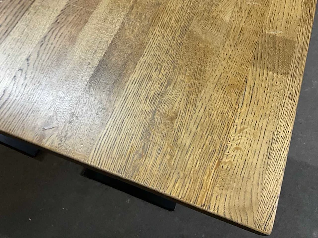 Satelliet eikenhouten restauranttafel (2x) - afbeelding 6 van  9