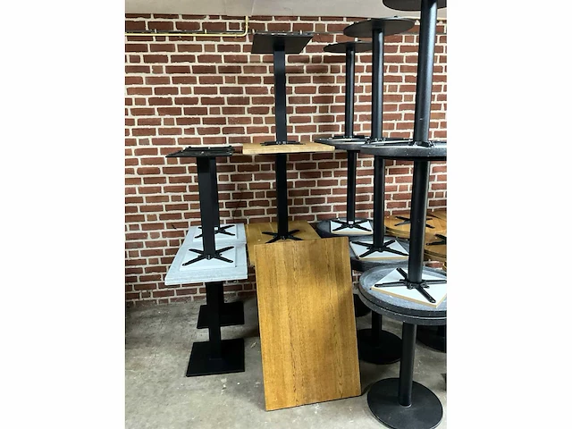 Satelliet eikenhouten restauranttafel (4x) - afbeelding 7 van  7