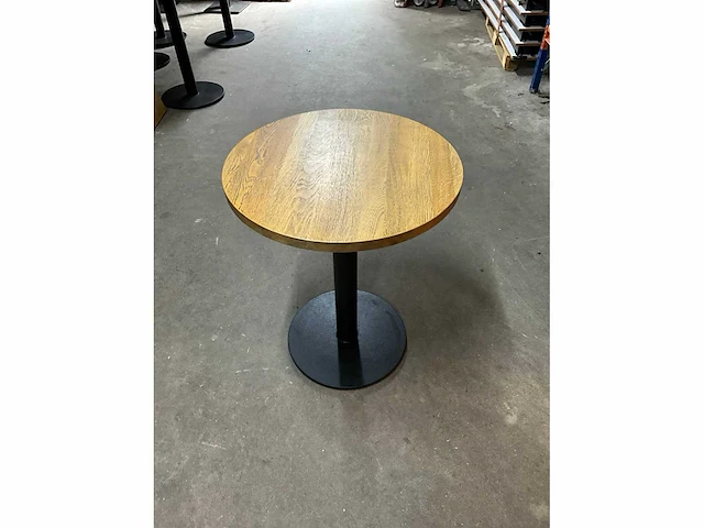 Satelliet eikenhouten restauranttafel (4x) - afbeelding 2 van  7