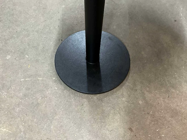 Satelliet eikenhouten restauranttafel (4x) - afbeelding 4 van  7