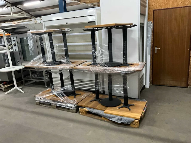 Satelliet eikenhouten restauranttafels (13x) - afbeelding 6 van  6