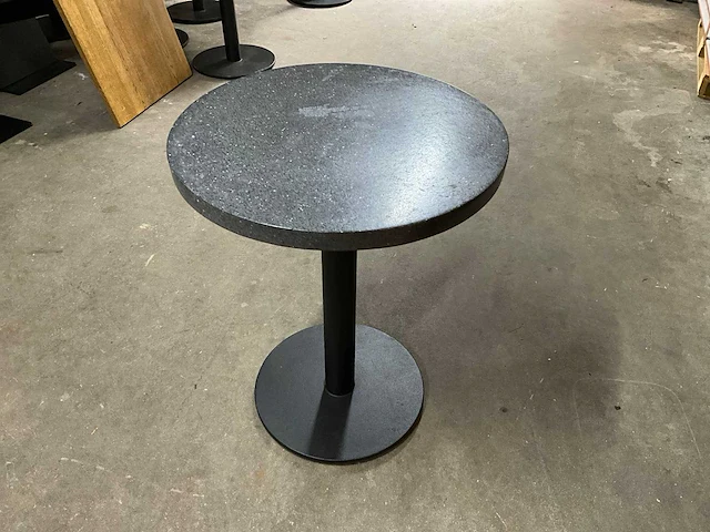 Satelliet hardstenen restauranttafel (9x) - afbeelding 1 van  9