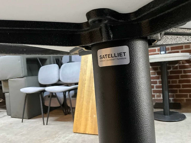 Satelliet hardstenen restauranttafel (9x) - afbeelding 6 van  9