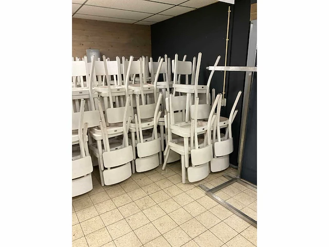 Satelliet restaurantstoelen (62x) - afbeelding 7 van  7