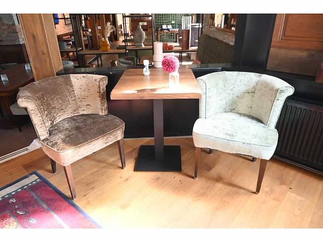 Satelliet restauranttafel met 2 stoelen - afbeelding 2 van  5